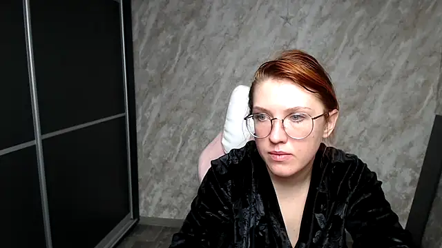 Reginasmilee online show from 02-26-26, 04:01