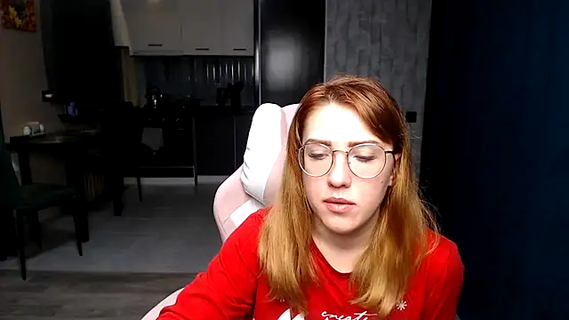 Reginasmilee online show from 10-30-25, 12:42