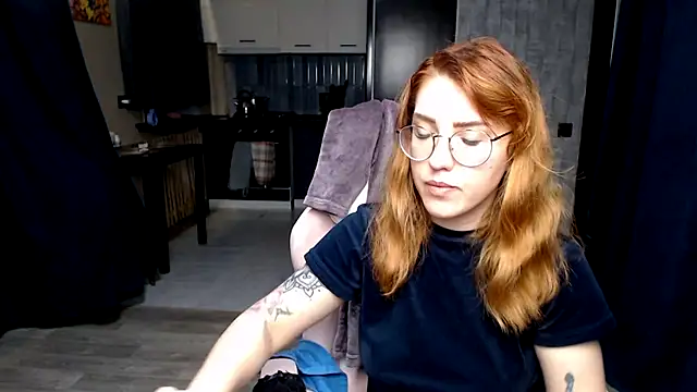 Reginasmilee online show from 10-22-25, 11:25