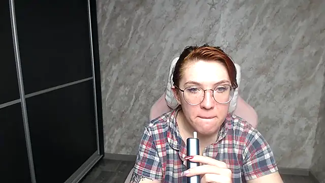 Reginasmilee online show from 01-13-26, 01:09