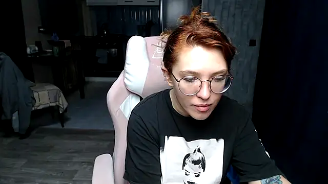 Reginasmilee online show from 10-15-25, 01:59