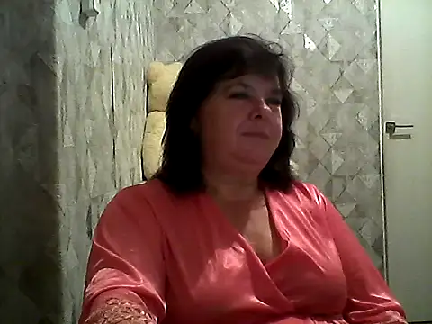 Snapshot of HannahAna39 chatting on 07-18-26, 06:27 HannahAna39 online show from 07-18-26, 06:27