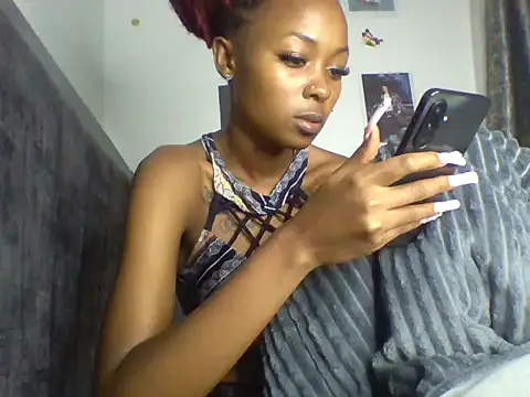 Snapshot of Prettyquueen chatting on 07-19-26, 09:22 Prettyquueen online show from 07-19-26, 09:22