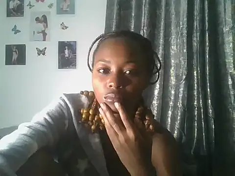 Snapshot of Prettyquueen chatting on 07-01-26, 12:33 Prettyquueen online show from 07-01-26, 12:33