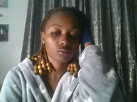 Snapshot of Prettyquueen chatting on 06-27-26, 11:44 Prettyquueen online show from 06-27-26, 11:44