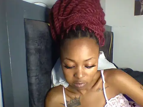 Snapshot of Prettyquueen chatting on 07-22-26, 12:56 Prettyquueen online show from 07-22-26, 12:56
