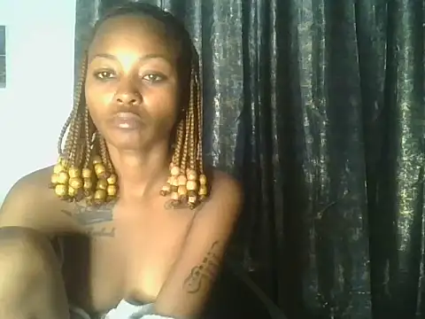 Snapshot of Prettyquueen chatting on 06-30-26, 04:01 Prettyquueen online show from 06-30-26, 04:01