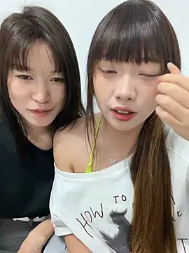 Snapshot of YY-1-1-1 chatting on 06-27-26, 07:36 YY-1-1-1 online show from 06-27-26, 07:36