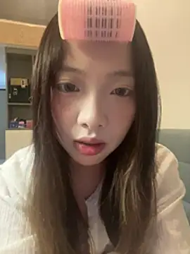 Snapshot of YY-1-1-1 chatting on 08-09-26, 12:55 YY-1-1-1 online show from 08-09-26, 12:55