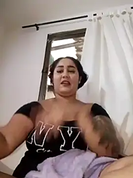 Snapshot of Valentina_Tilly chatting on 07-16-26, 03:31 Valentina Tilly online show from 07-16-26, 03:31