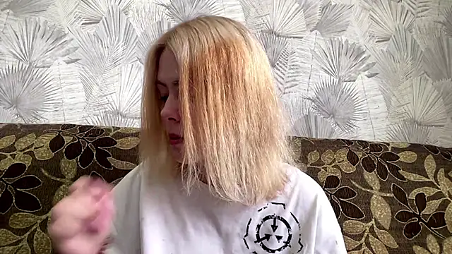 Snapshot of Jeneienal_1 chatting on 06-25-26, 02:11 Jeneienal 1 online show from 06-25-26, 02:11