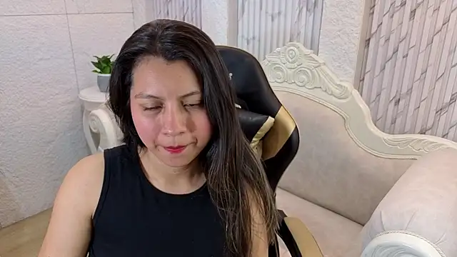 Snapshot of sophie_rose_cn chatting on 08-05-26, 01:21 sophie rose cn online show from 08-05-26, 01:21