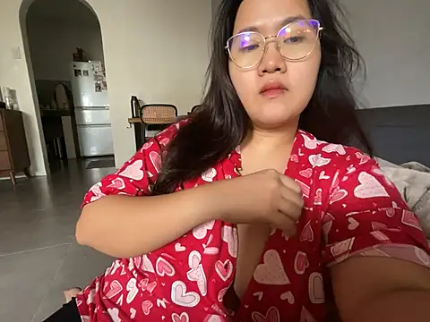IamYumi0130 online show from 07-24-26, 03:24