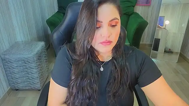 Snapshot of anthonella_stone_t chatting on 07-06-26, 03:03 anthonella stone t online show from 07-06-26, 03:03