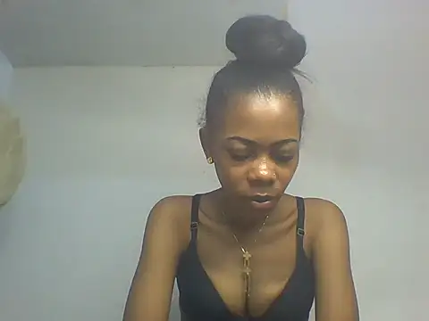 Snapshot of squirty_doll254 chatting on 08-08-26, 04:47 squirty doll254 online show from 08-08-26, 04:47