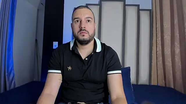 Snapshot of Nicola_D_Angelo chatting on 08-08-26, 08:16 Nicola D Angelo online show from 08-08-26, 08:16