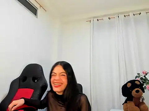 Akuchilove online show from 06-25-26, 05:12