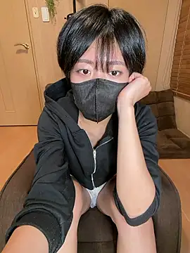 Snapshot of minami_7 chatting on 06-24-26, 08:35 minami 7 online show from 06-24-26, 08:35