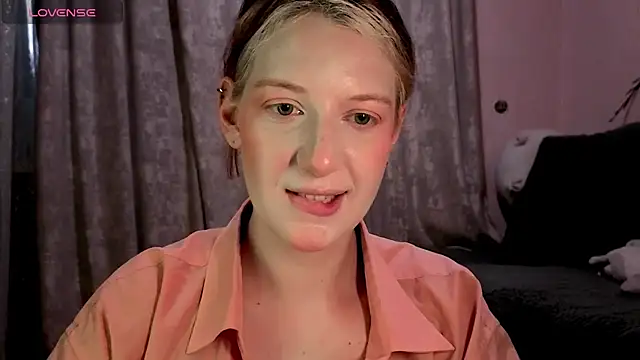 Snapshot of earn_my_lilly chatting on 06-28-26, 01:28 earn my lilly online show from 06-28-26, 01:28