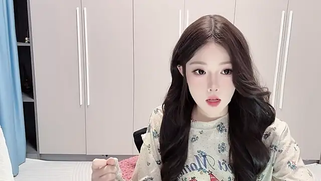 QOiio online show from 06-30-26, 01:16