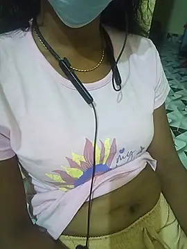 Snapshot of Roselin01 chatting on 07-12-26, 06:53 Roselin01 online show from 07-12-26, 06:53