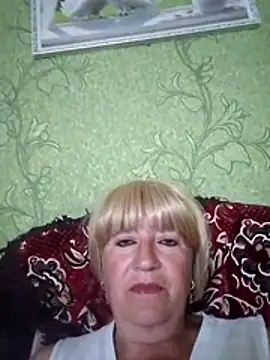 Snapshot of EmmaSwan555 chatting on 07-06-26, 11:17 EmmaSwan555 online show from 07-06-26, 11:17