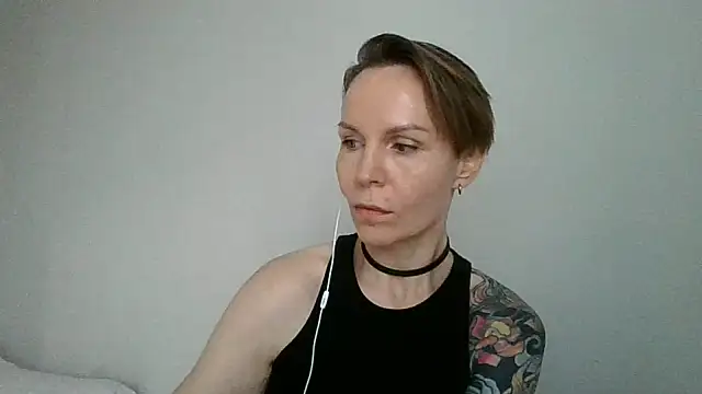 SunKissedxx online show from 06-25-26, 03:50
