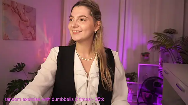 Snapshot of LucreciaStorm chatting on 07-03-26, 05:47 LucreciaStorm online show from 07-03-26, 05:47