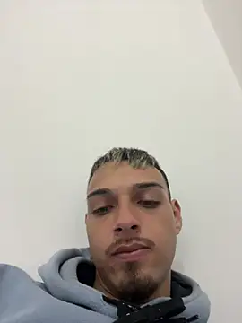 Snapshot of Erick_Santos39 chatting on 06-28-26, 03:40 Erick Santos39 online show from 06-28-26, 03:40