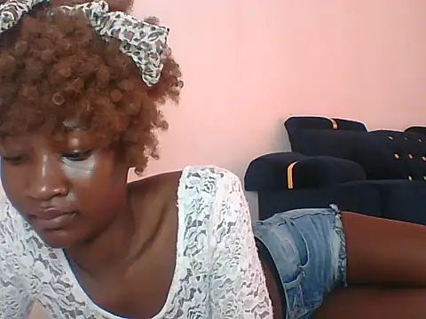 small-hotgirl online show from 06-28-26, 07:03
