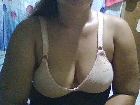 Snapshot of LadyAnn19 chatting on 06-30-26, 01:55 LadyAnn19 online show from 06-30-26, 01:55