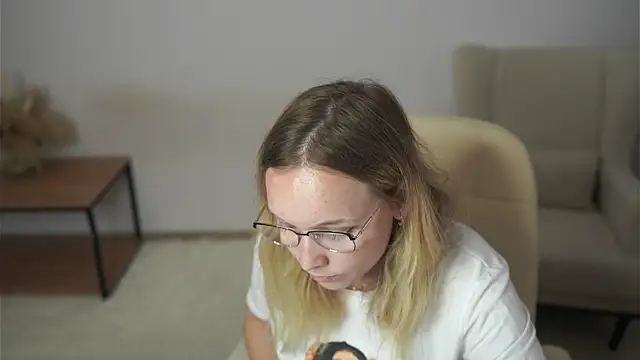 Snapshot of OraliaRokusek chatting on 07-06-26, 03:03 OraliaRokusek online show from 07-06-26, 03:03