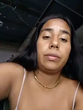 Snapshot of alice_xoxo_ chatting on 07-12-26, 02:01 alice xoxo online show from 07-12-26, 02:01