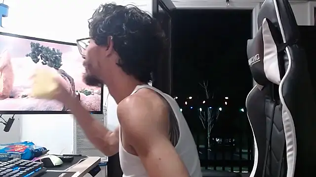Snapshot of shotgun98 chatting on 07-05-26, 04:19 shotgun98 online show from 07-05-26, 04:19