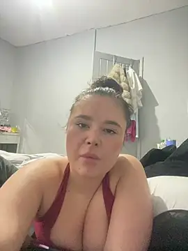 Snapshot of EmilyRosexox chatting on 07-13-26, 05:01 EmilyRosexox online show from 07-13-26, 05:01