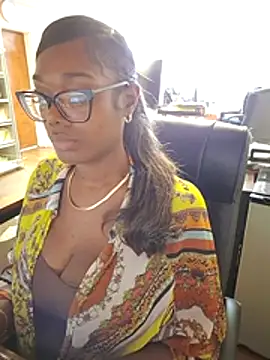 Snapshot of Hottiechocolatier chatting on 07-01-26, 07:47 Hottiechocolatier online show from 07-01-26, 07:47