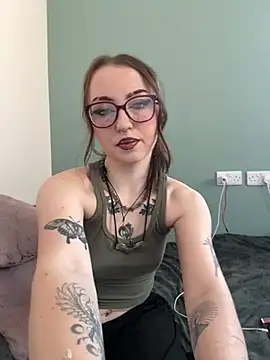 Snapshot of Ellie_Whitfield chatting on 07-03-26, 02:34 Ellie Whitfield online show from 07-03-26, 02:34