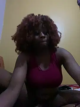 Snapshot of elladarling chatting on 07-14-26, 06:18 elladarling online show from 07-14-26, 06:18