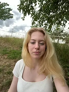Snapshot of CarlottaRose chatting on 07-01-26, 12:38 CarlottaRose online show from 07-01-26, 12:38