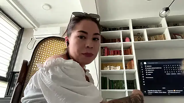 Snapshot of EllianaJess chatting on 07-13-26, 04:34 EllianaJess online show from 07-13-26, 04:34
