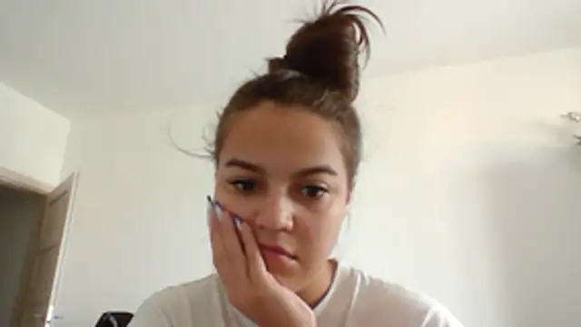 Snapshot of Di_Gi chatting on 08-06-26, 06:19 Di Gi online show from 08-06-26, 06:19