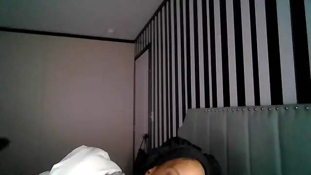 Snapshot of itsMonroeNoir chatting on 06-30-26, 06:35 itsMonroeNoir online show from 06-30-26, 06:35