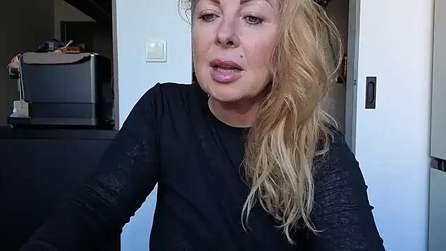 Snapshot of TammyJeann chatting on 09-11-25, 12:27 TammyJeann online show from 09-11-25, 12:27