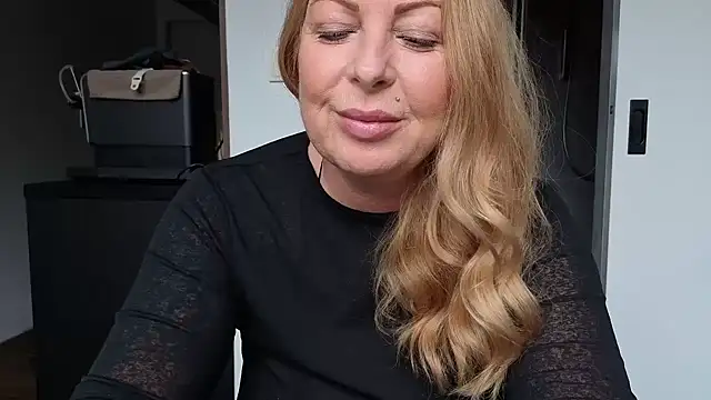 Snapshot of TammyJeann chatting on 10-06-25, 07:53 TammyJeann online show from 10-06-25, 07:53