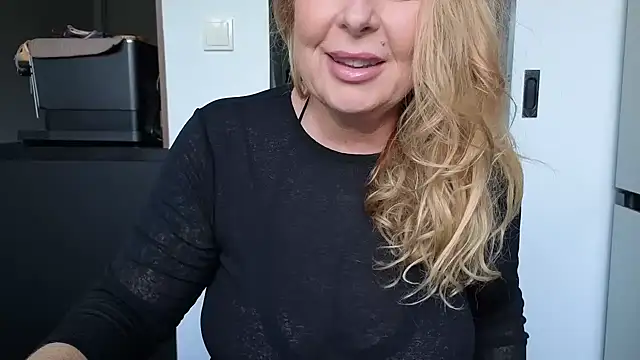 Snapshot of TammyJeann chatting on 09-12-25, 03:01 TammyJeann online show from 09-12-25, 03:01