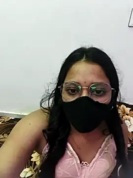 Snapshot of Monika_767 chatting on 07-04-26, 07:18 Monika 767 online show from 07-04-26, 07:18