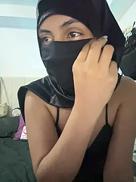 Snapshot of Leylak_Fadel chatting on 07-03-26, 05:03 Leylak Fadel online show from 07-03-26, 05:03