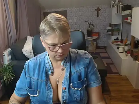 Snapshot of NewHellen4you chatting on 07-01-26, 07:25 NewHellen4you online show from 07-01-26, 07:25