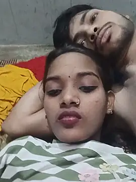 Snapshot of Horny_Couple-23 chatting on 07-01-26, 08:03 Horny Couple-23 online show from 07-01-26, 08:03