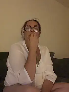 Snapshot of GesineMature chatting on 07-03-26, 08:04 GesineMature online show from 07-03-26, 08:04